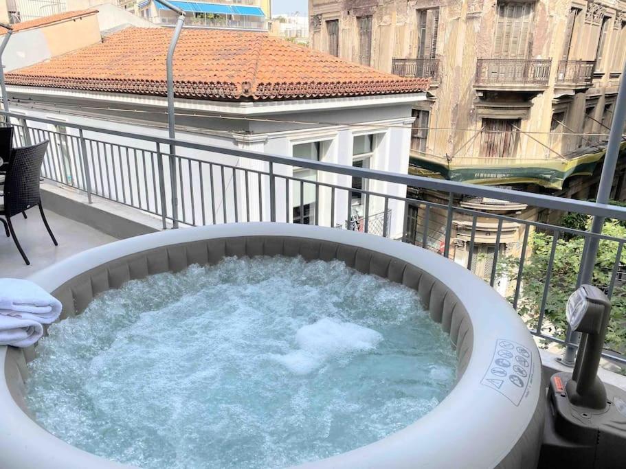 Openair Hot Tub/Big Balcony/Great Boutique Apt Ateny Zewnętrze zdjęcie
